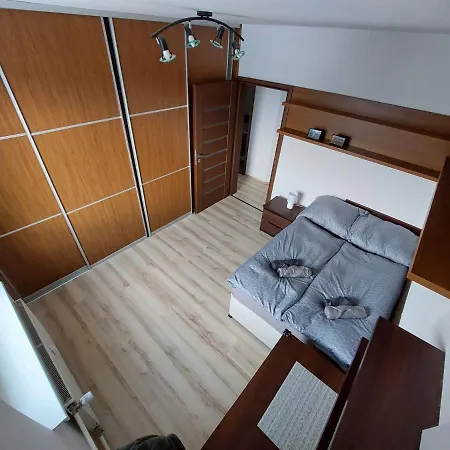 Apartman Fialka Appartamento *