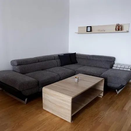 Apartman Fialka Appartamento *